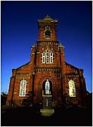 Tabira Church-01:レンガ造りの教会とルルド像_サムネイル画像